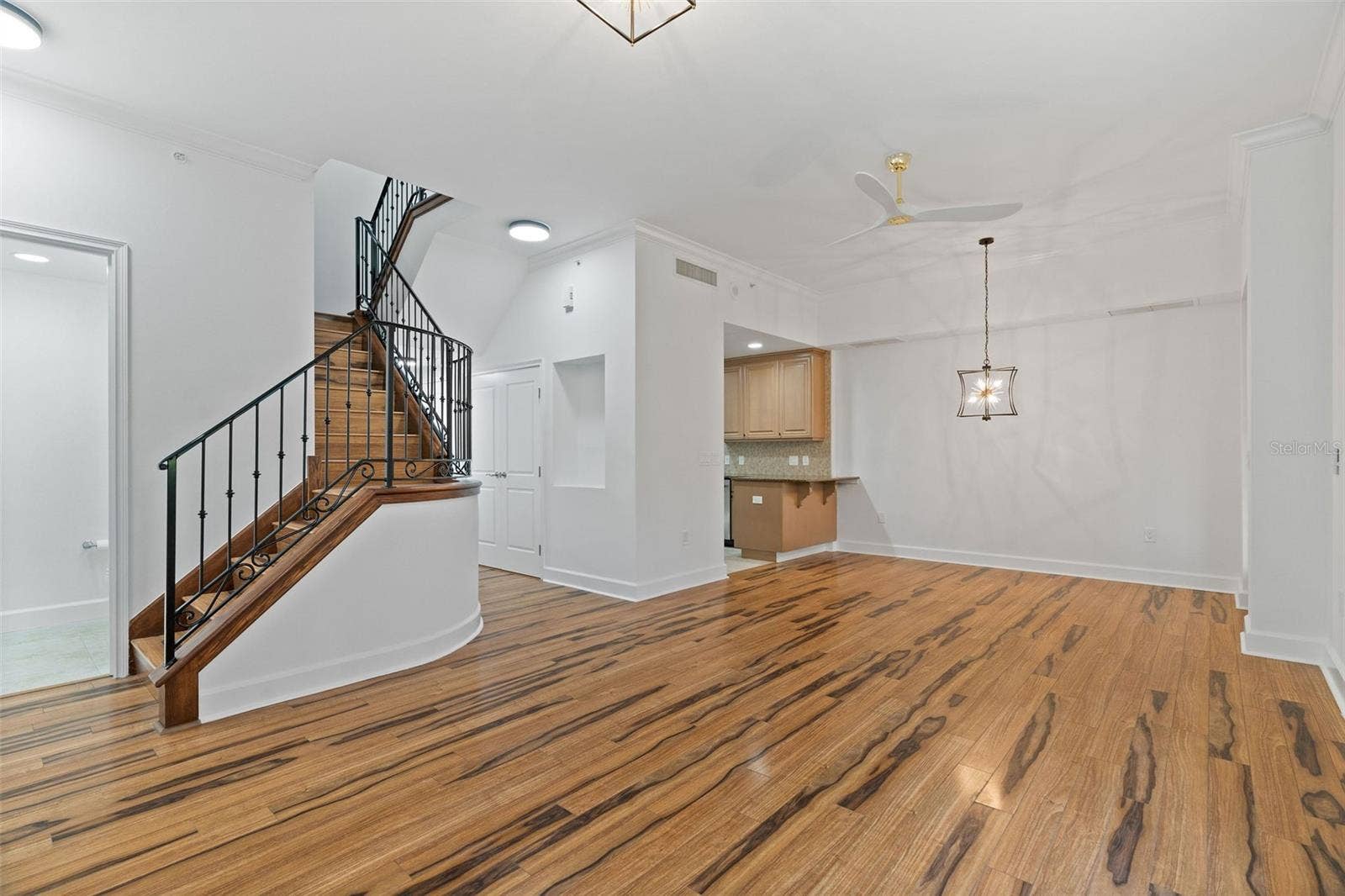 300 BEACH DRIVE NE, #309, St Petersburg, FL 33701 300 BEACH DRIVE NE, #309, St Petersburg, FL 33701