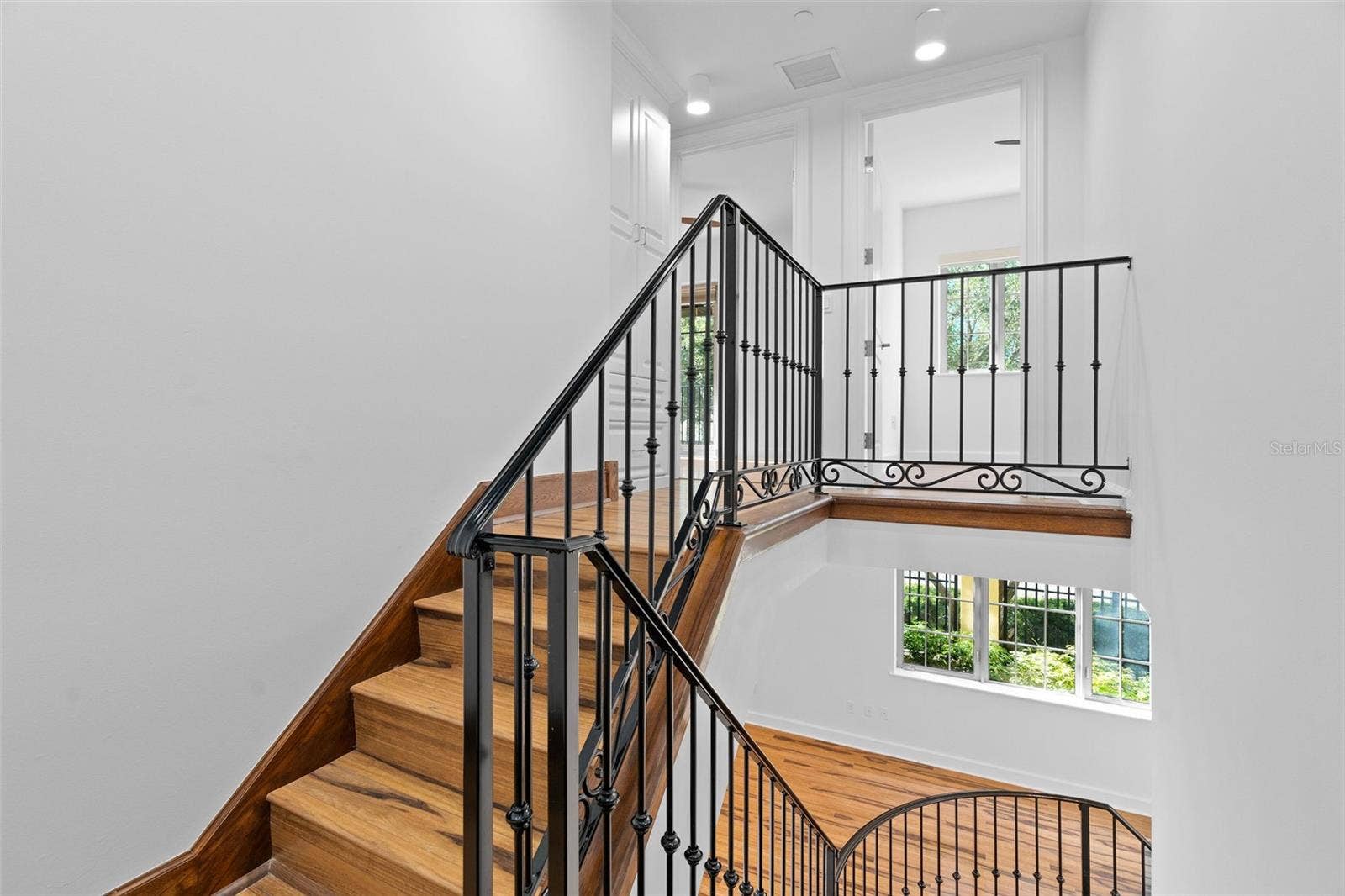 300 BEACH DRIVE NE, #309, St Petersburg, FL 33701 300 BEACH DRIVE NE, #309, St Petersburg, FL 33701