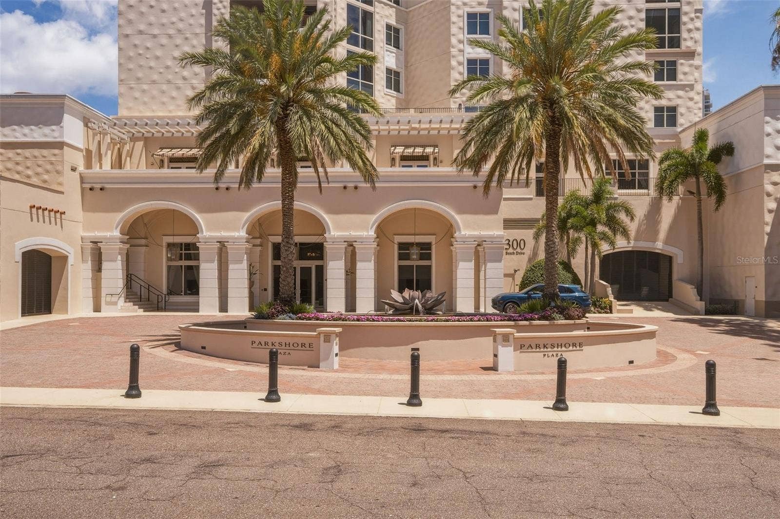 300 BEACH DRIVE NE, #309, St Petersburg, FL 33701 300 BEACH DRIVE NE, #309, St Petersburg, FL 33701