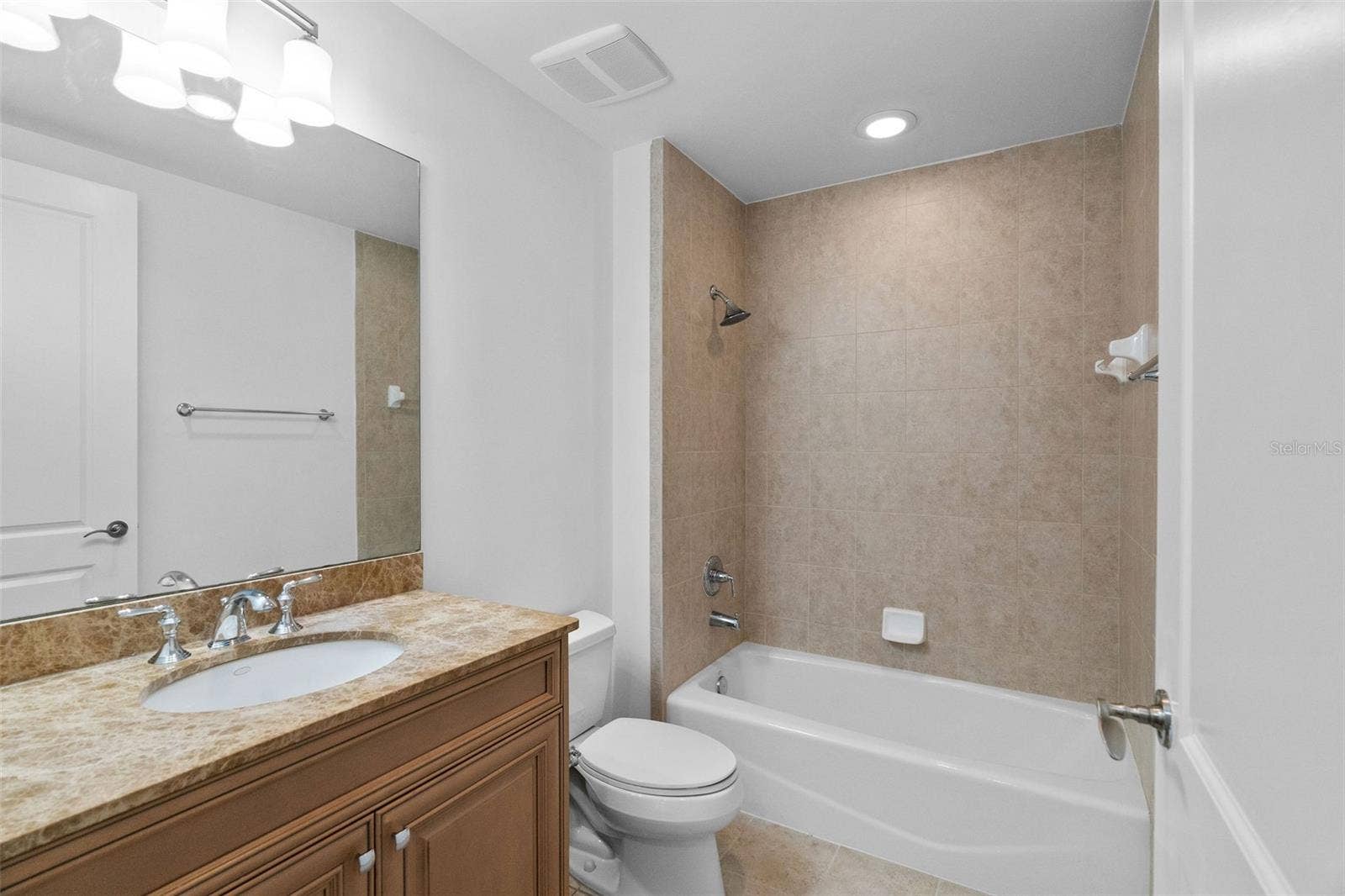 300 BEACH DRIVE NE, #309, St Petersburg, FL 33701 300 BEACH DRIVE NE, #309, St Petersburg, FL 33701