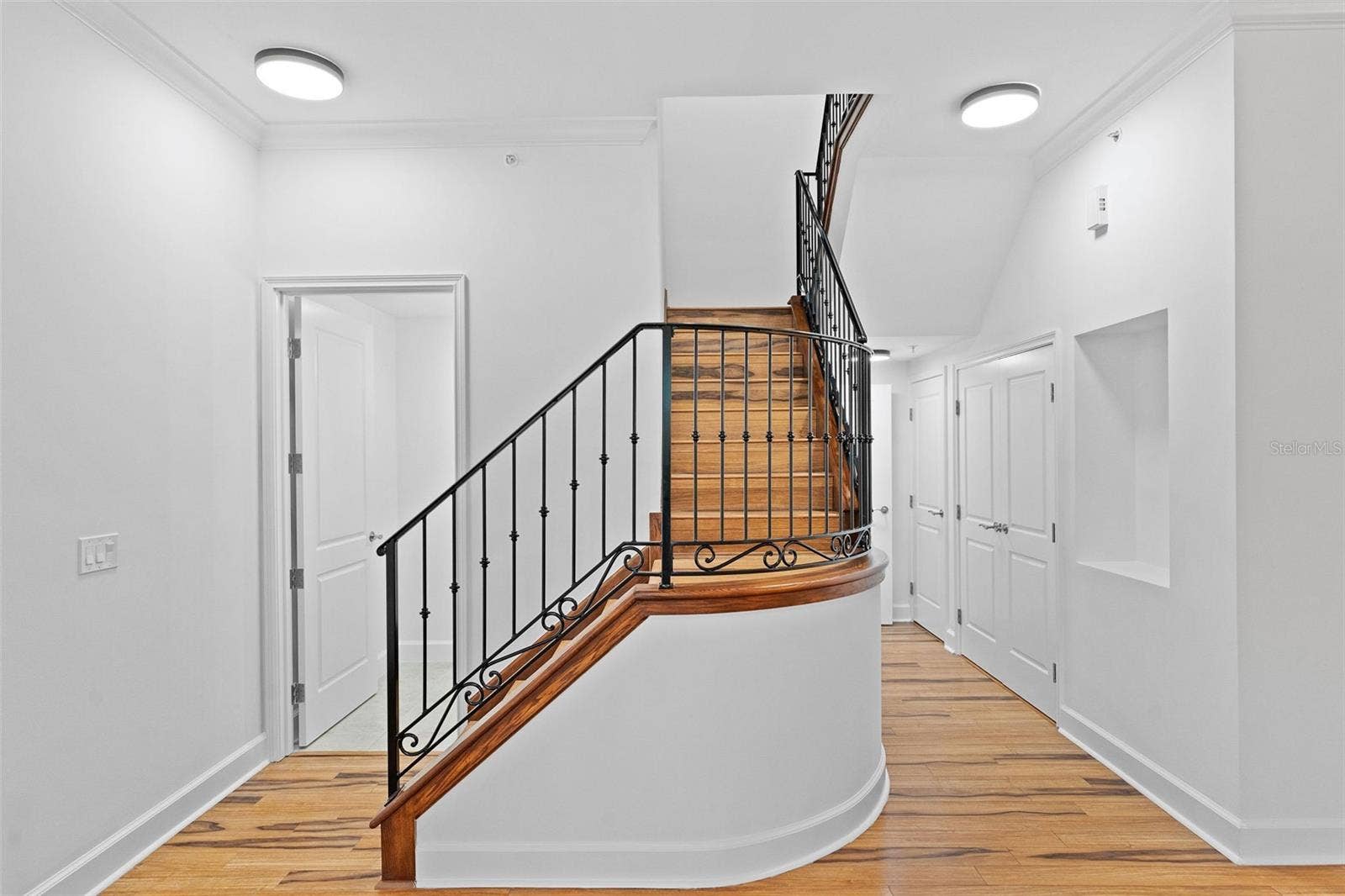 300 BEACH DRIVE NE, #309, St Petersburg, FL 33701 300 BEACH DRIVE NE, #309, St Petersburg, FL 33701