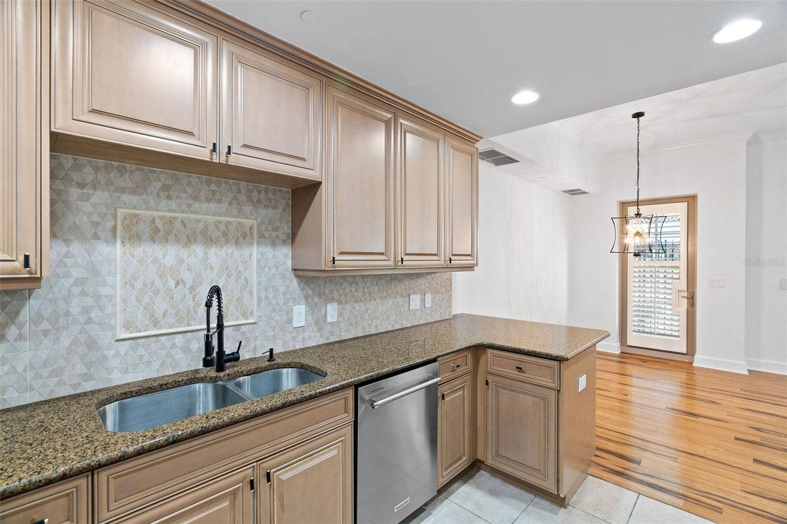 300 BEACH DRIVE NE, #309, St Petersburg, FL 33701 300 BEACH DRIVE NE, #309, St Petersburg, FL 33701