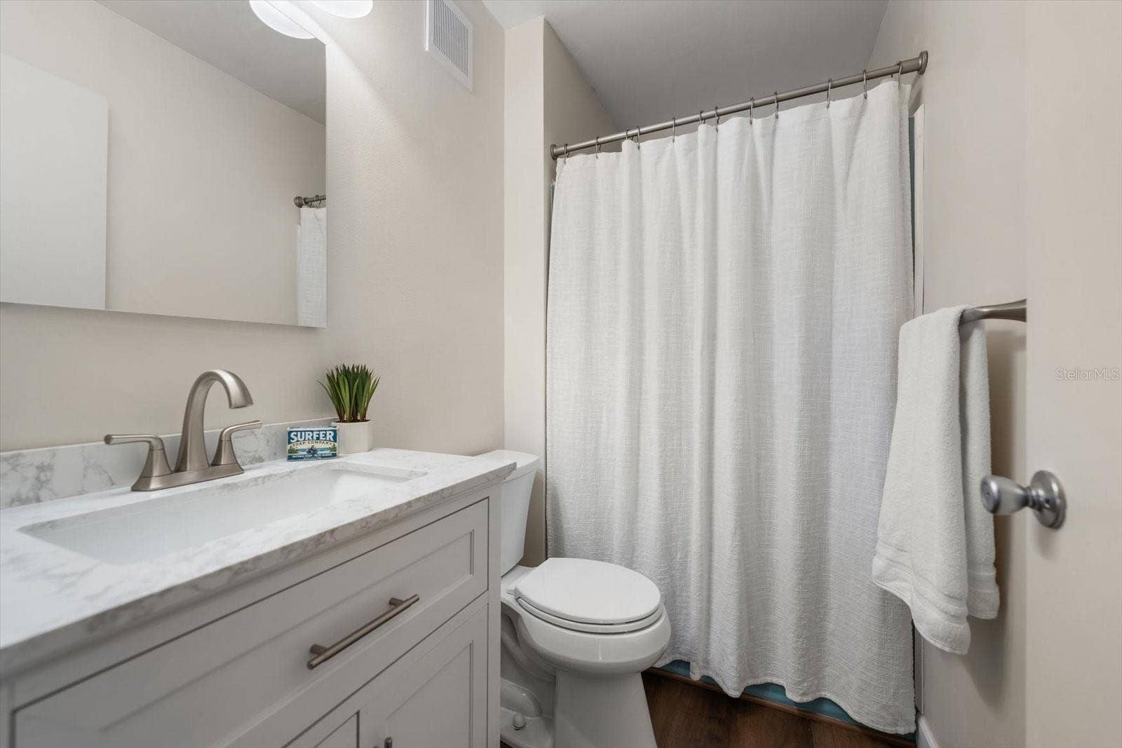 1975 W BAY DRIVE, #109, Largo, FL 33770 Updaed hall bathroom