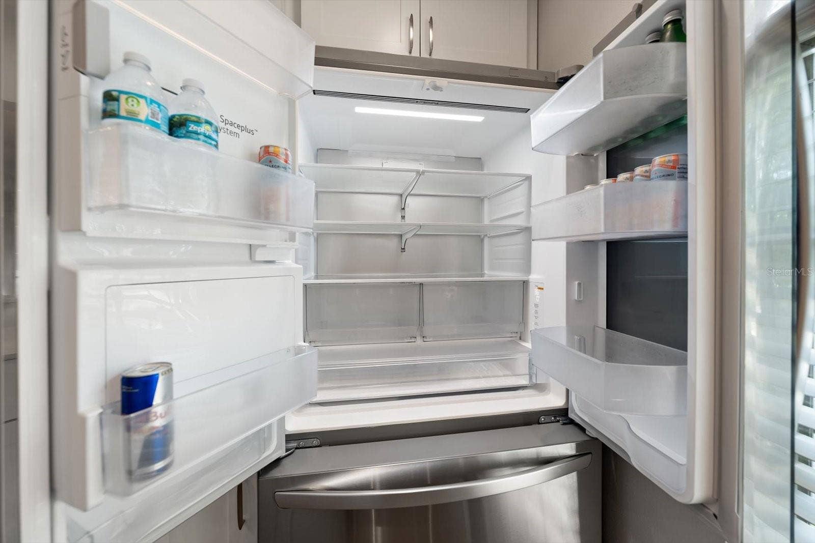 1975 W BAY DRIVE, #109, Largo, FL 33770 LG 3 door smart refrigerator