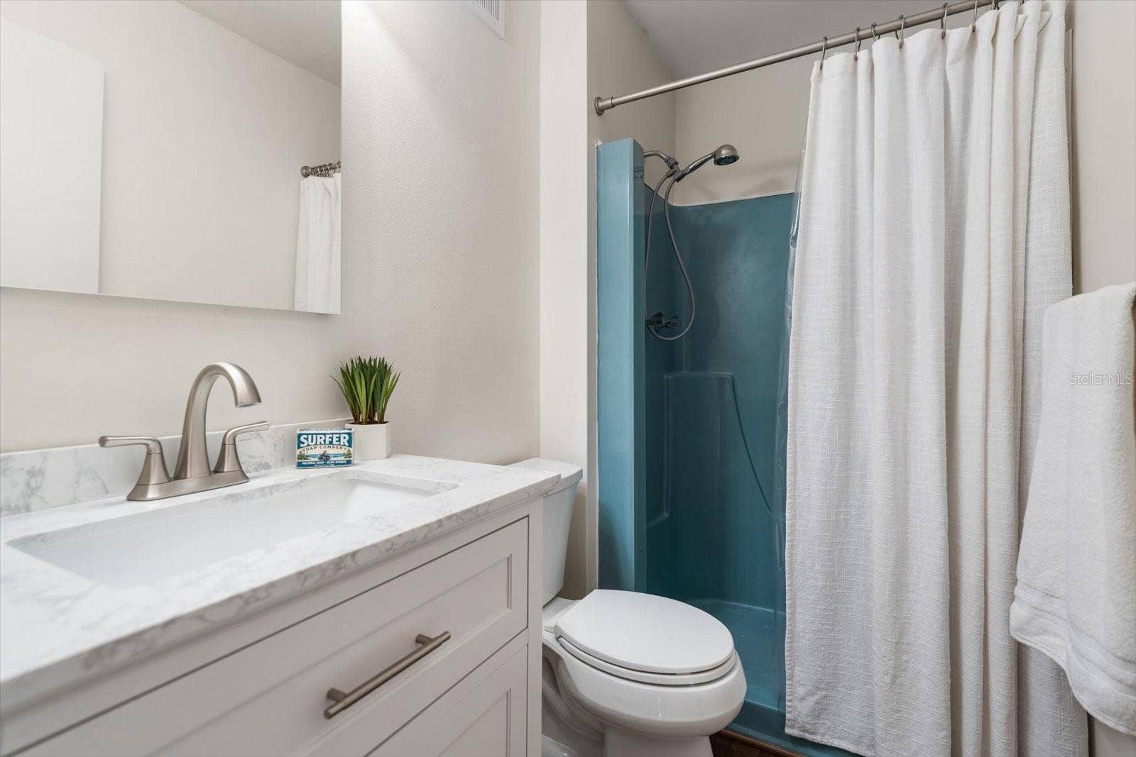 1975 W BAY DRIVE, #109, Largo, FL 33770 Updated primary en suite bath