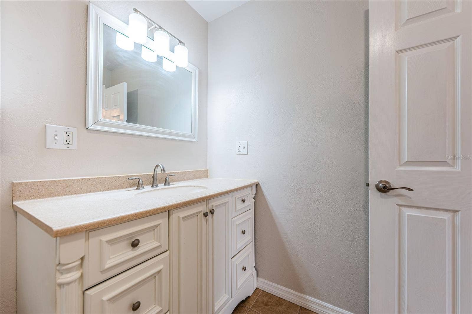 4460 33RD AVENUE N, St Petersburg, FL 33713