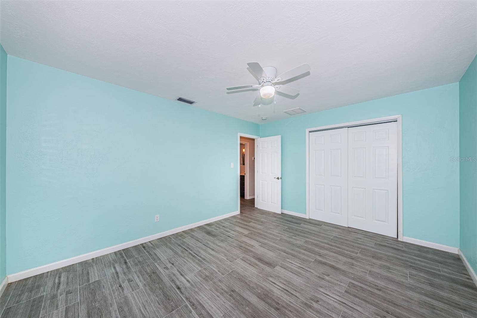 4460 33RD AVENUE N, St Petersburg, FL 33713