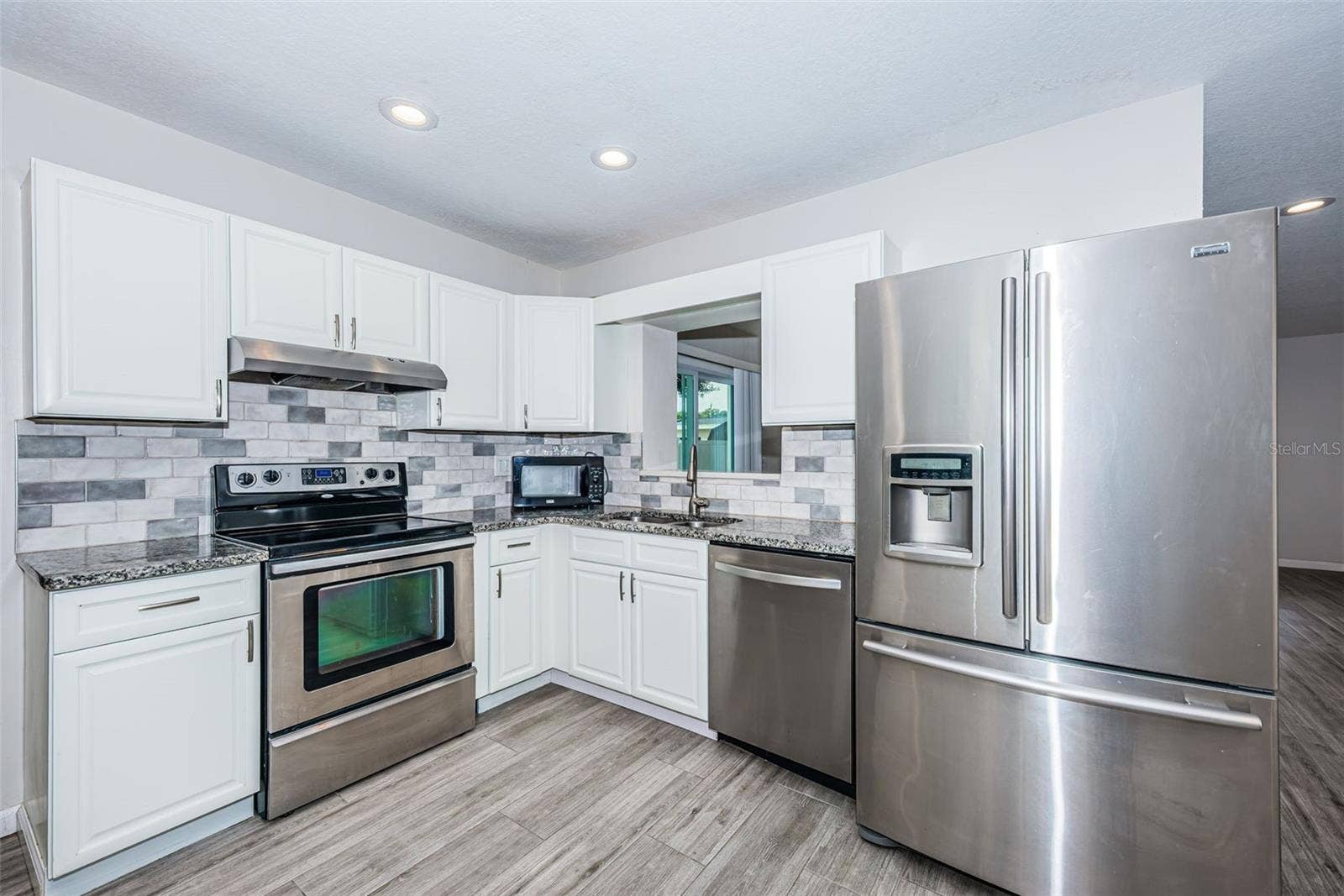 4460 33RD AVENUE N, St Petersburg, FL 33713