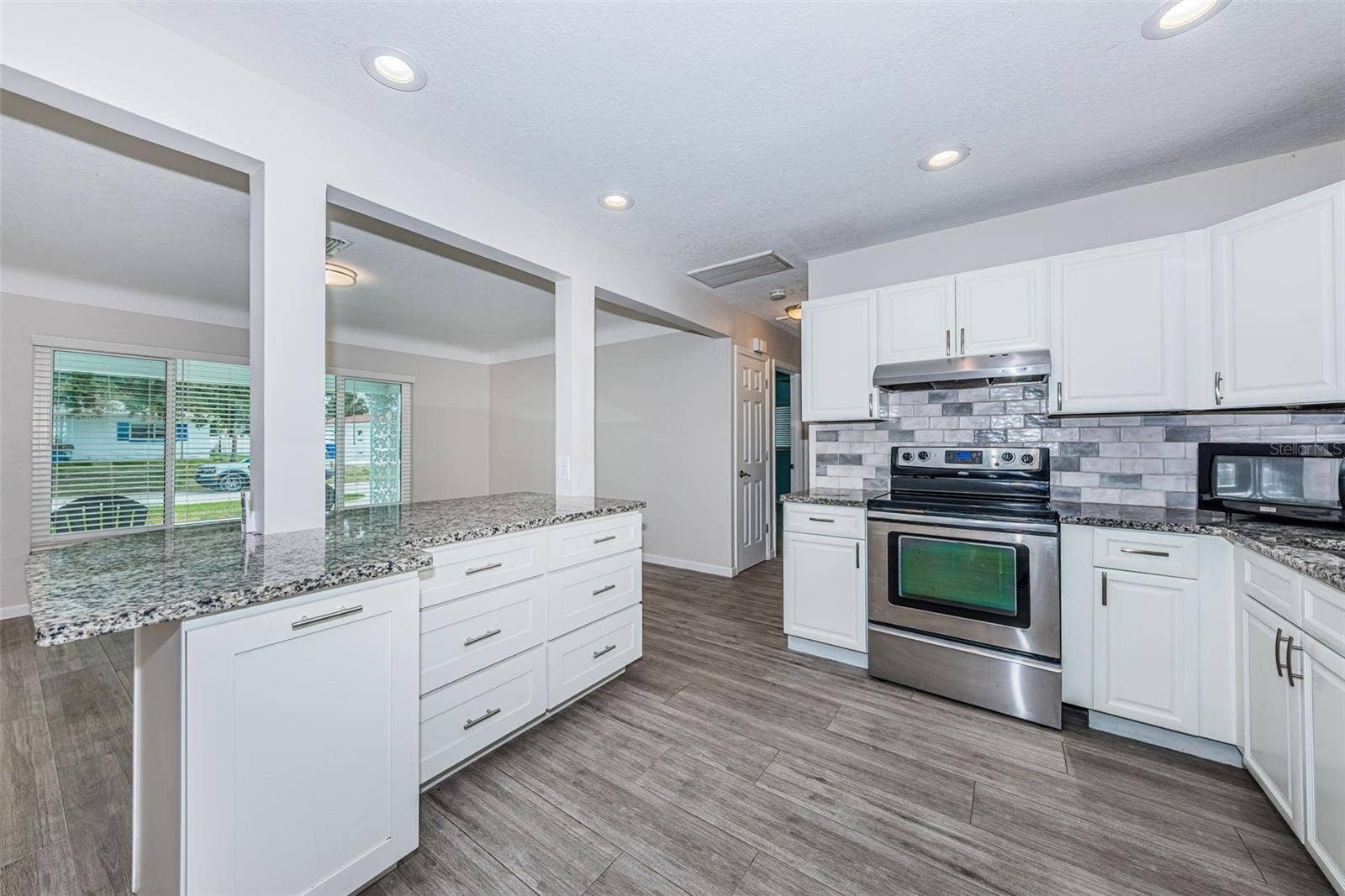 4460 33RD AVENUE N, St Petersburg, FL 33713