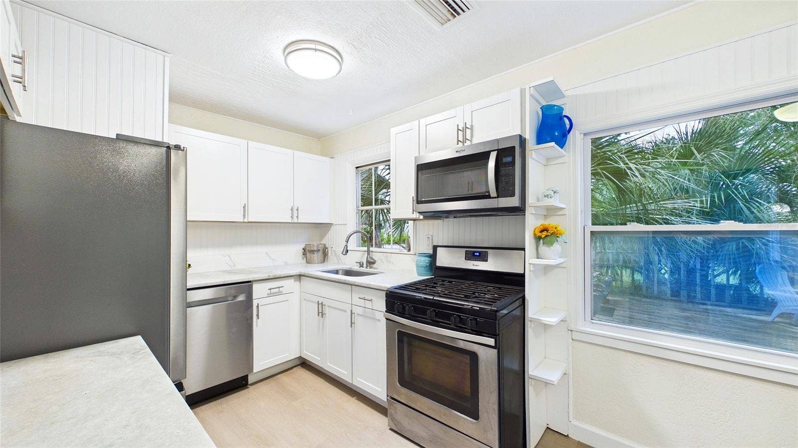 5879 27TH AVENUE S, Gulfport, FL 33707 5879 27TH AVENUE S, Gulfport, FL 33707