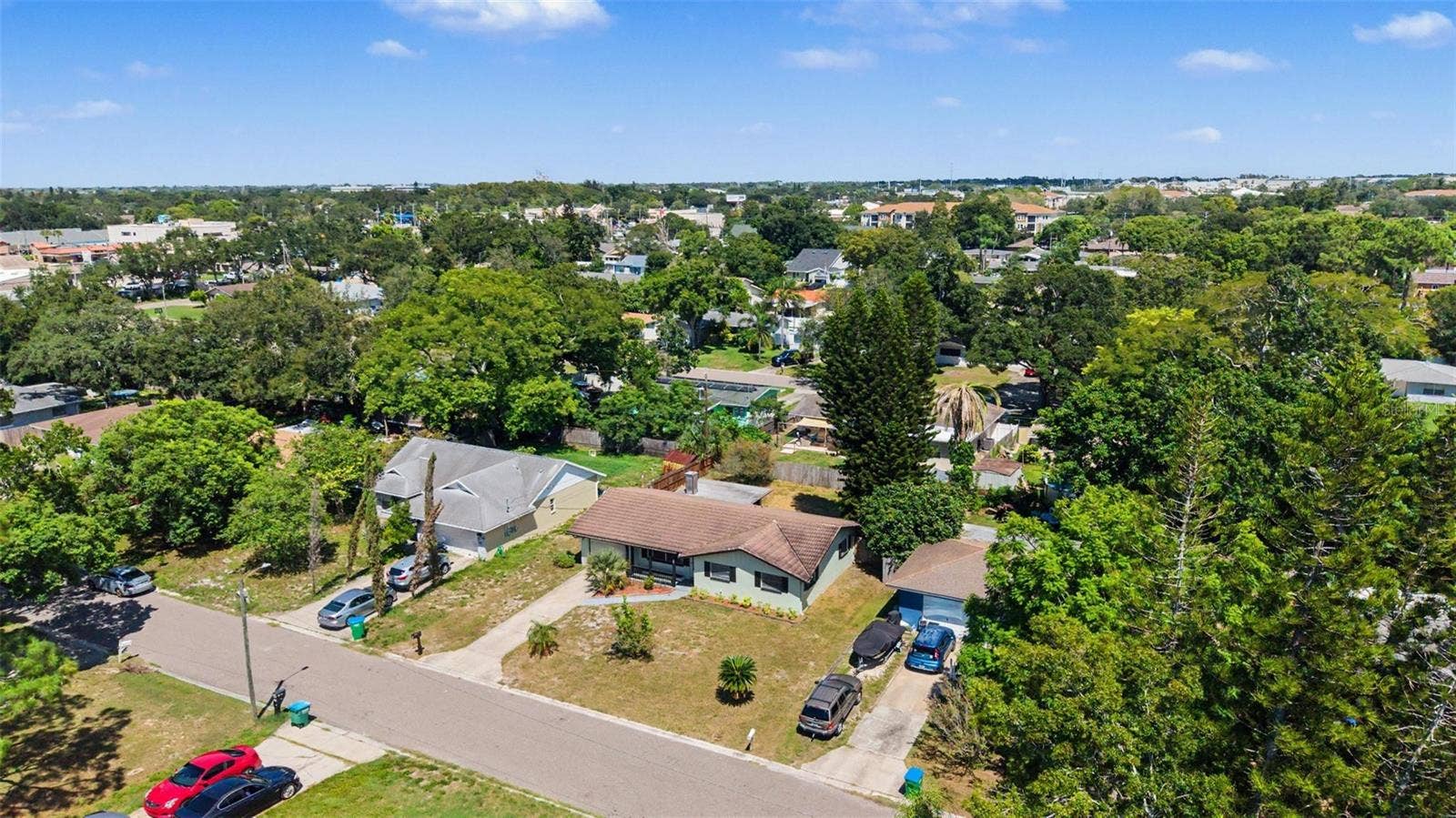 1073 KENWOOD DRIVE, Dunedin, FL 34698 1073 KENWOOD DRIVE, Dunedin, FL 34698