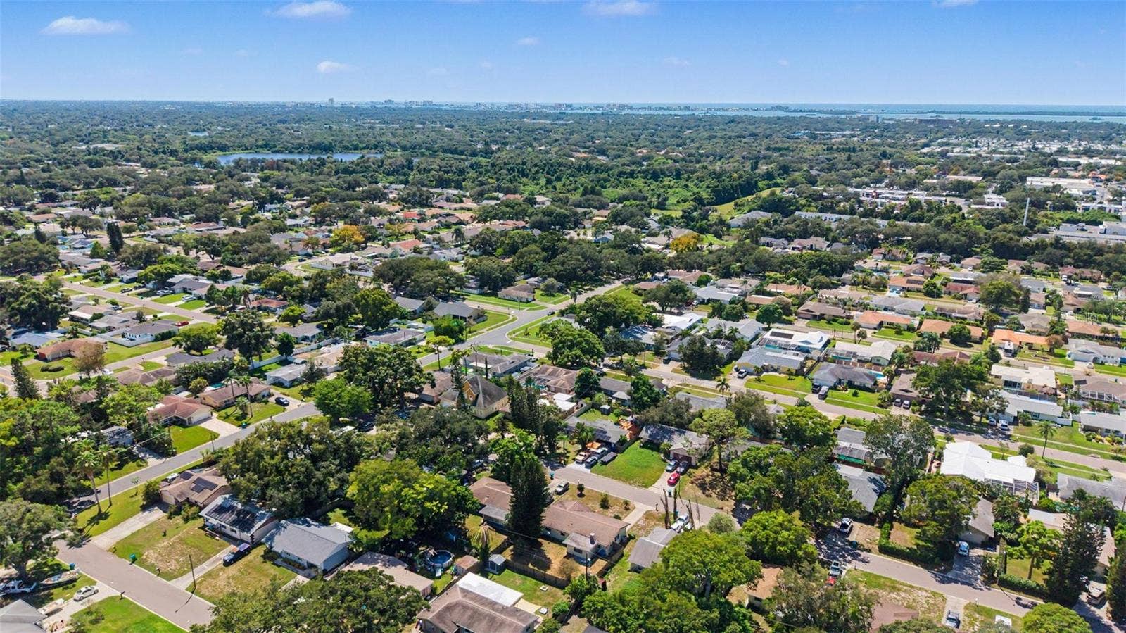 1073 KENWOOD DRIVE, Dunedin, FL 34698 1073 KENWOOD DRIVE, Dunedin, FL 34698