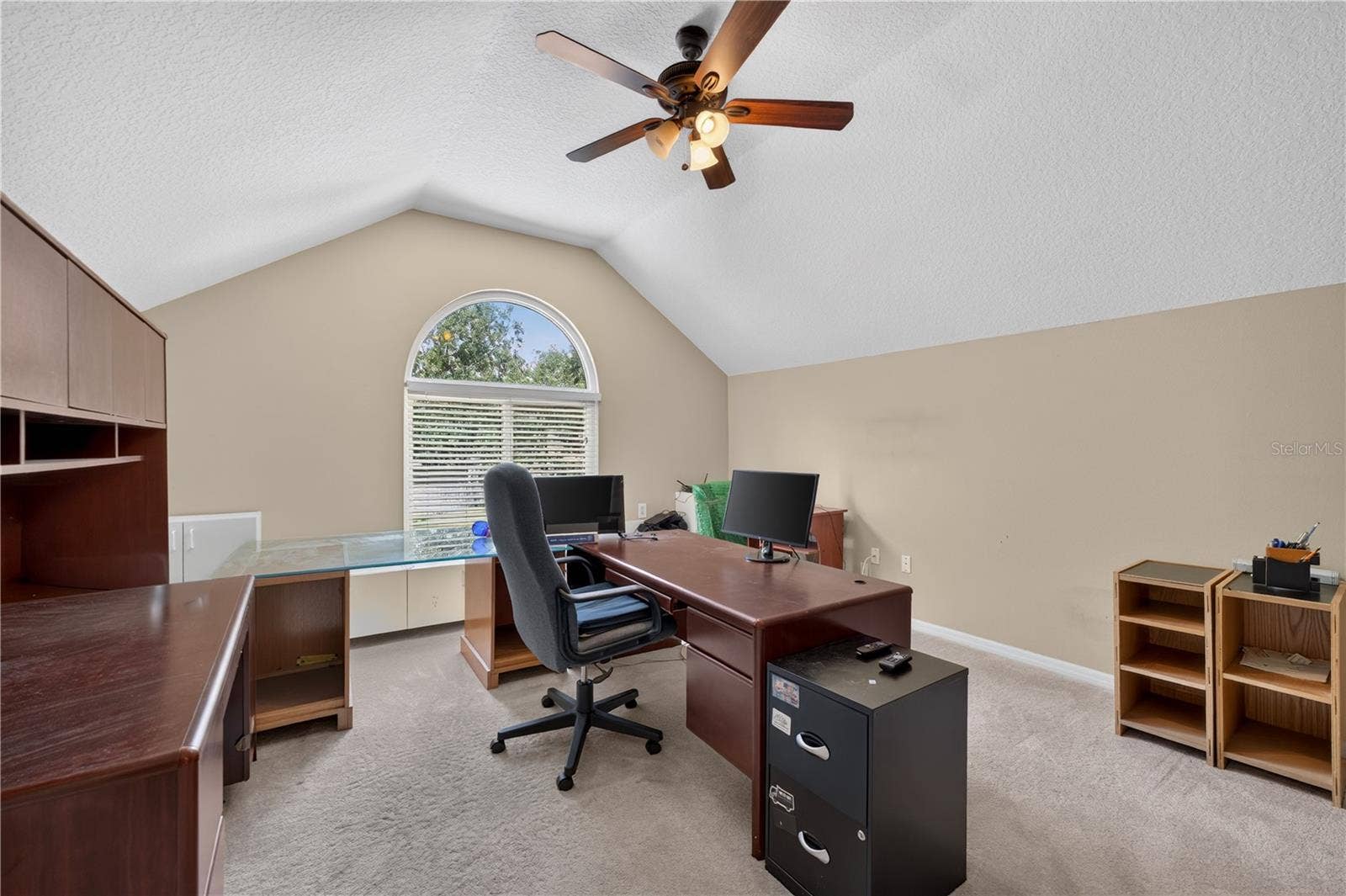 Upstairs Loft/Office
