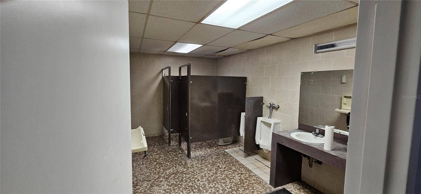 11501 WALKER AVENUE, Seminole, FL 33772 11501 WALKER AVENUE, Seminole, FL 33772