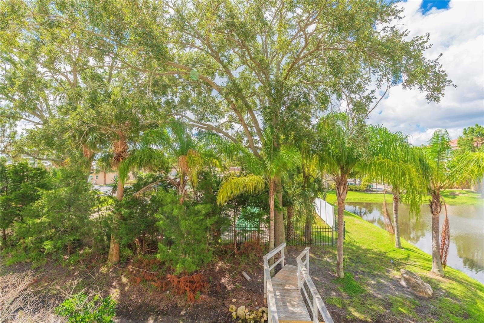 5065 ROYAL PALMS WAY, #303, New Port Richey, FL 34652 Grounds around the community.