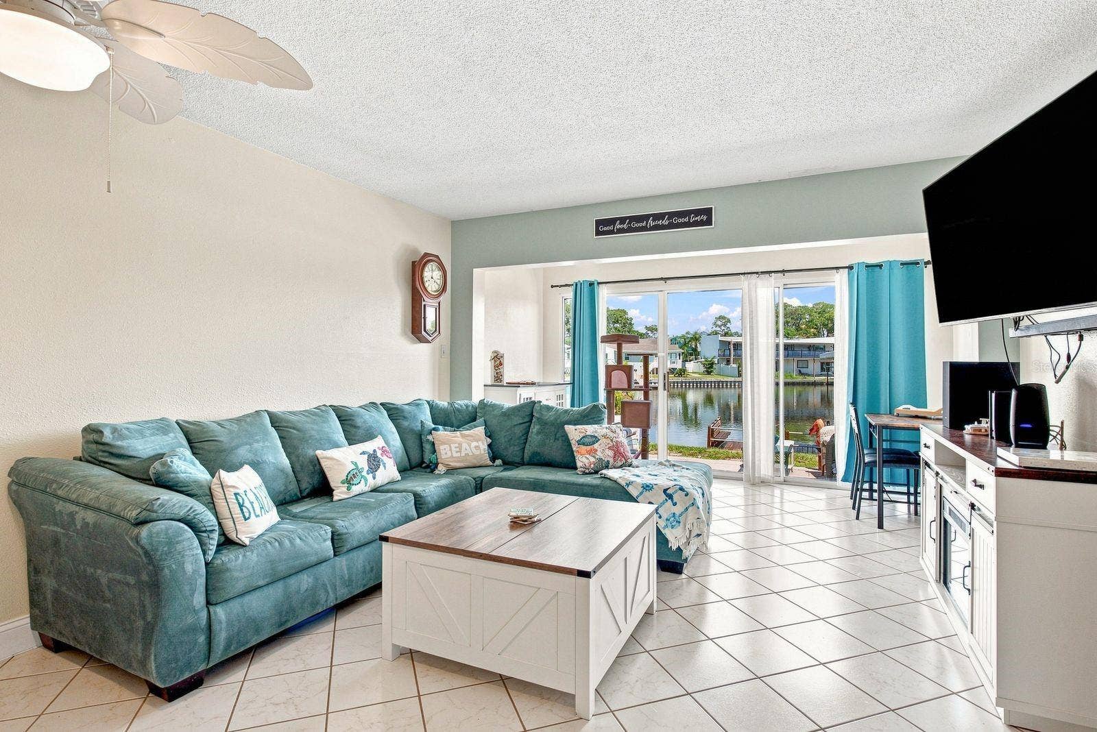 593 WESTWINDS DRIVE, #593, Palm Harbor, FL 34683