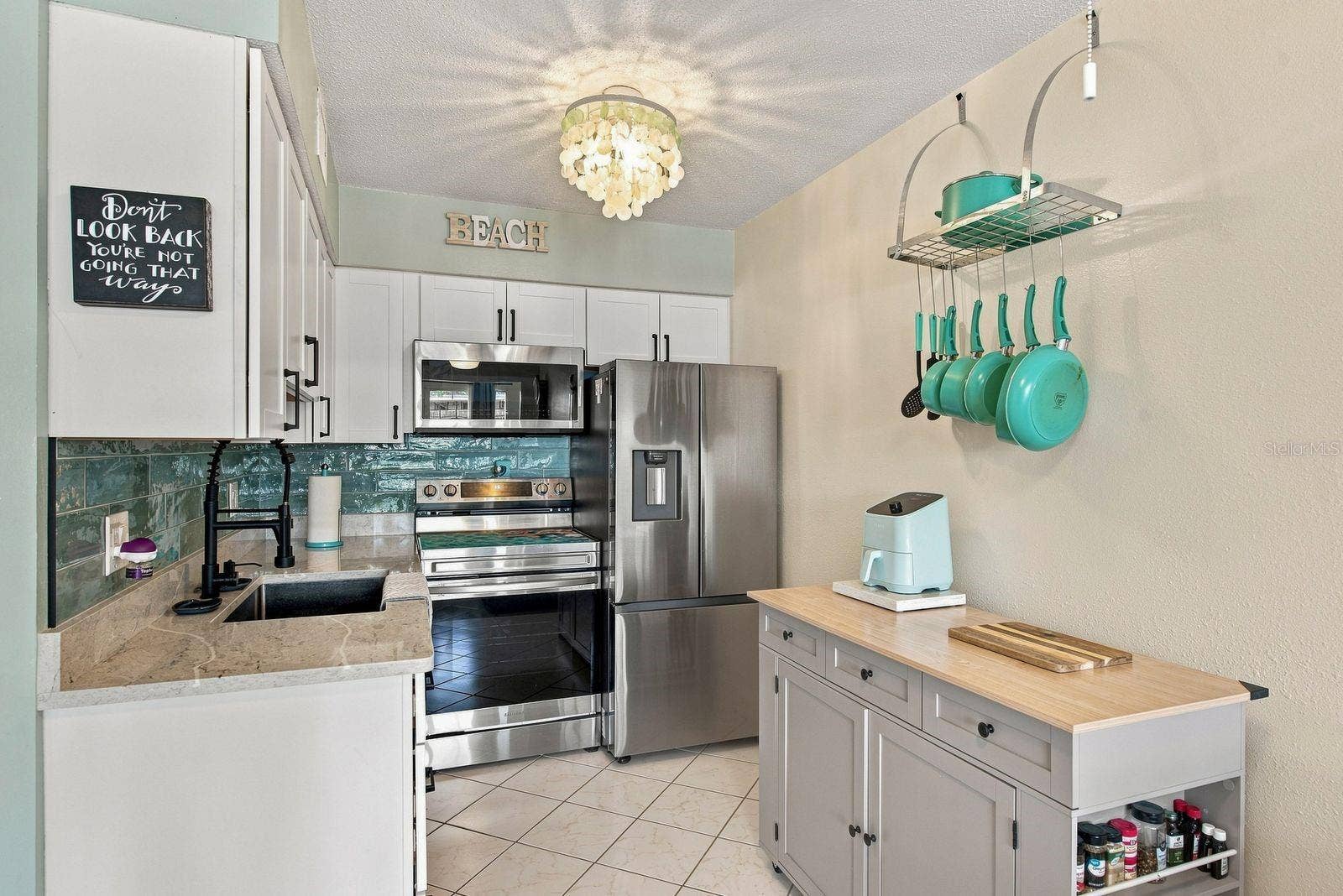 593 WESTWINDS DRIVE, #593, Palm Harbor, FL 34683