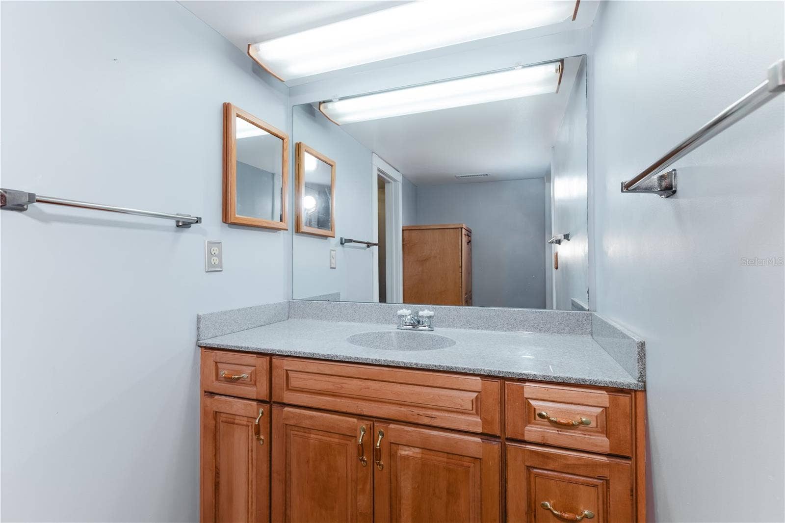 400 64TH AVENUE, #305, St Pete Beach, FL 33706 400 64TH AVENUE, #305, St Pete Beach, FL 33706