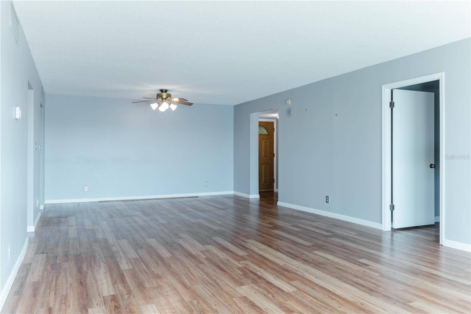 400 64TH AVENUE, #305, St Pete Beach, FL 33706 Living Room Dining Room Combo