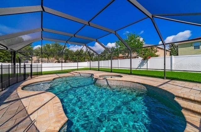2863 MAPLE BROOK LOOP, Lutz, FL 33558 Caged Pool Side View