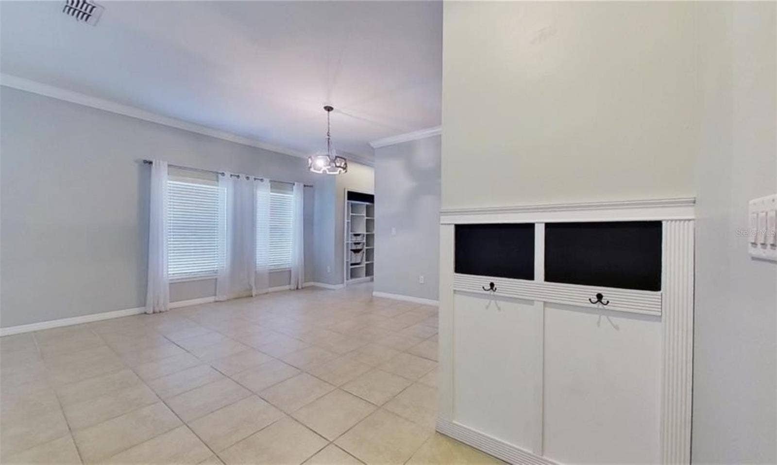 2863 MAPLE BROOK LOOP, Lutz, FL 33558 Entrance