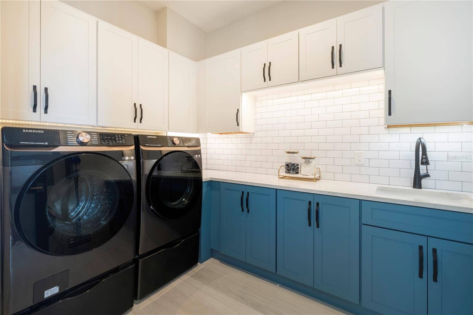 7973 CAUSEWAY BOULEVARD N, St Petersburg, FL 33707 Laundry room