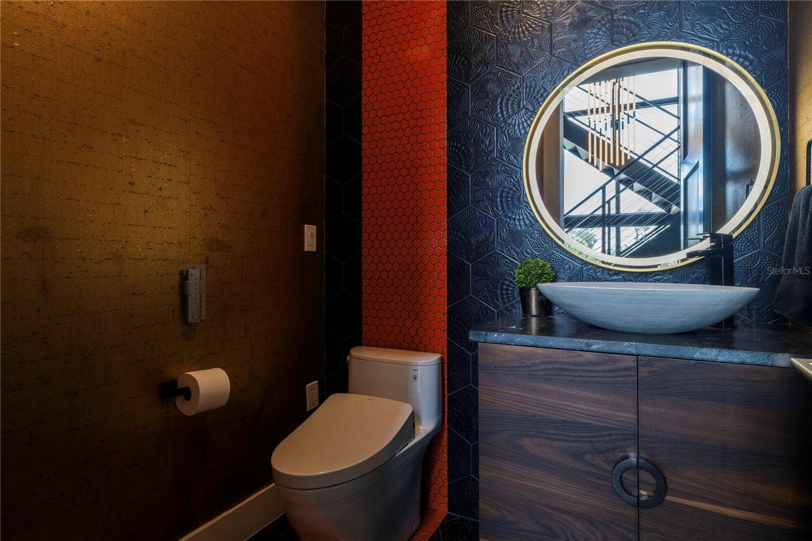 7973 CAUSEWAY BOULEVARD N, St Petersburg, FL 33707 Hall bathroom