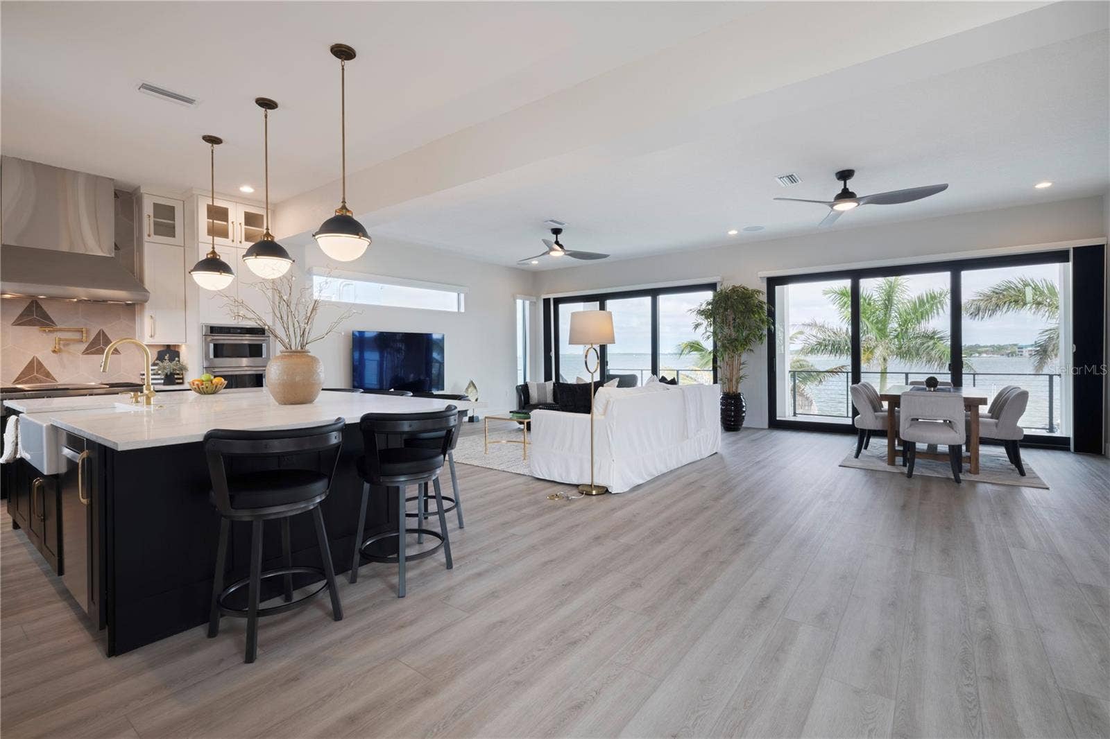 7973 CAUSEWAY BOULEVARD N, St Petersburg, FL 33707 Living Room 4