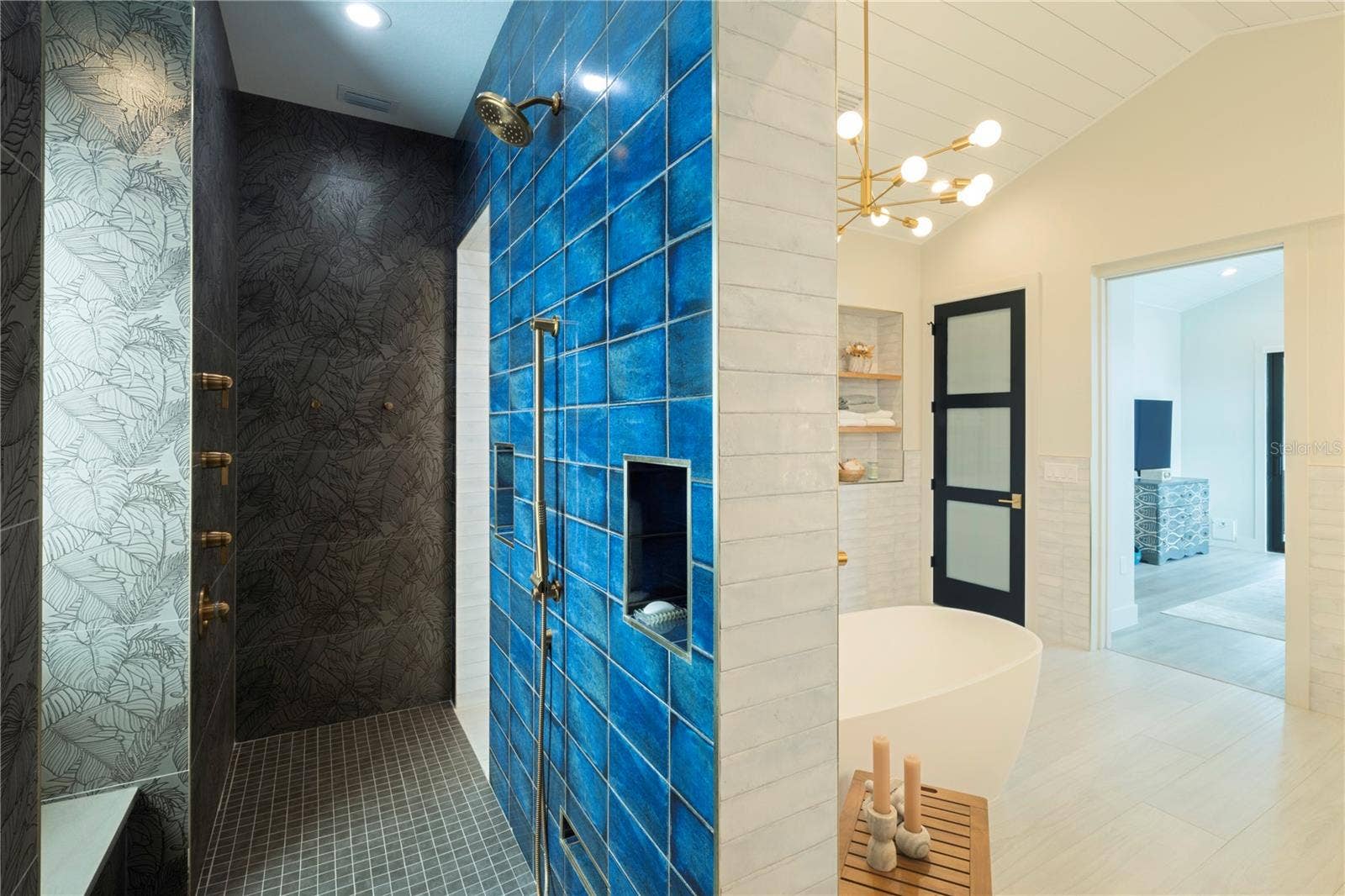 7973 CAUSEWAY BOULEVARD N, St Petersburg, FL 33707 Primary Shower 2