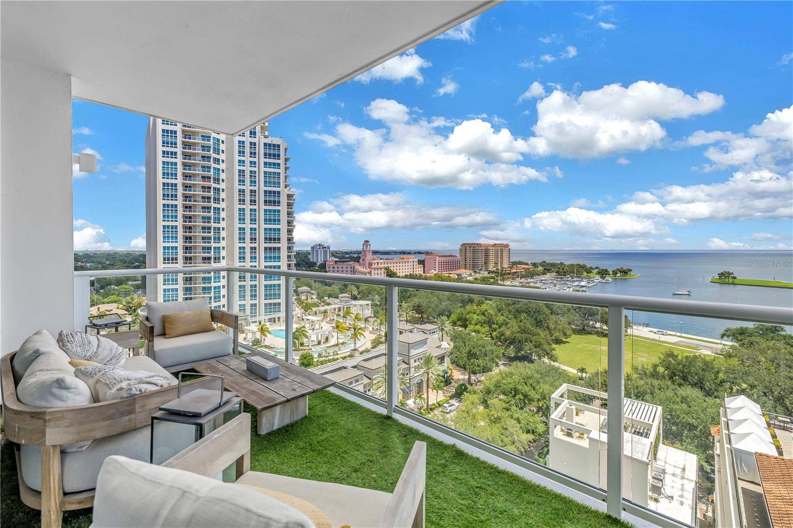 176 4TH AVENUE NE, #1101, St Petersburg, FL 33701 176 4TH AVENUE NE, #1101, St Petersburg, FL 33701