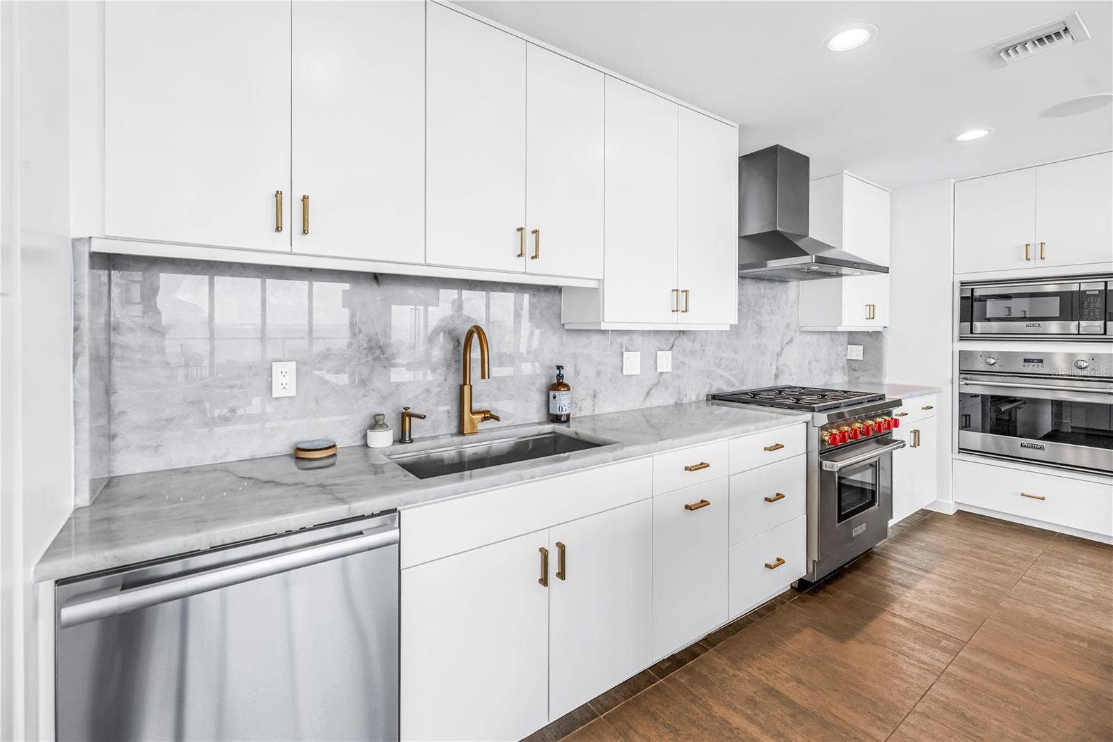 176 4TH AVENUE NE, #1101, St Petersburg, FL 33701 176 4TH AVENUE NE, #1101, St Petersburg, FL 33701