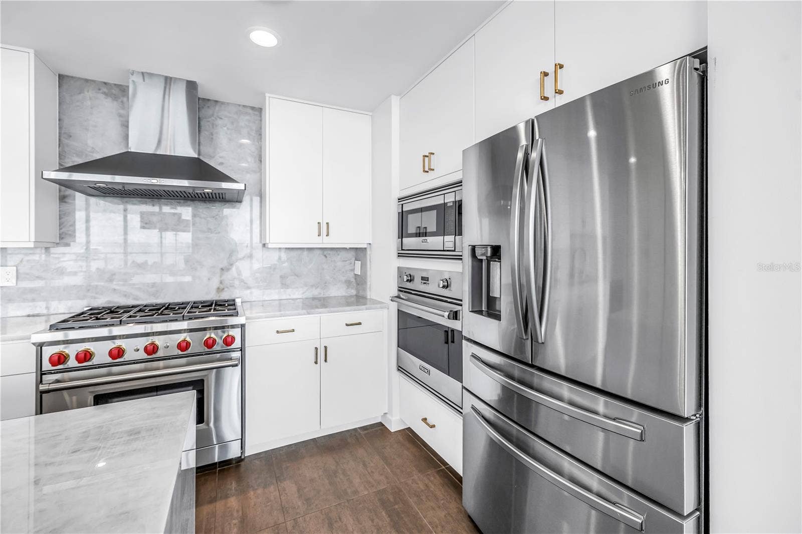 176 4TH AVENUE NE, #1101, St Petersburg, FL 33701 176 4TH AVENUE NE, #1101, St Petersburg, FL 33701
