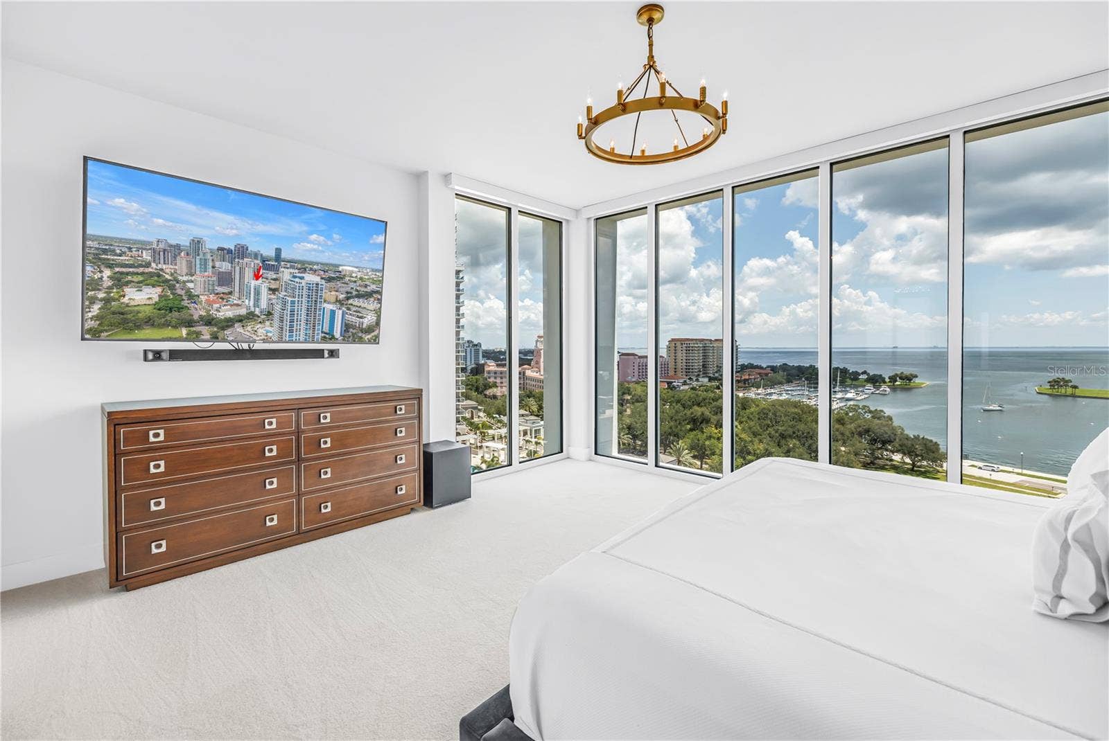176 4TH AVENUE NE, #1101, St Petersburg, FL 33701 176 4TH AVENUE NE, #1101, St Petersburg, FL 33701