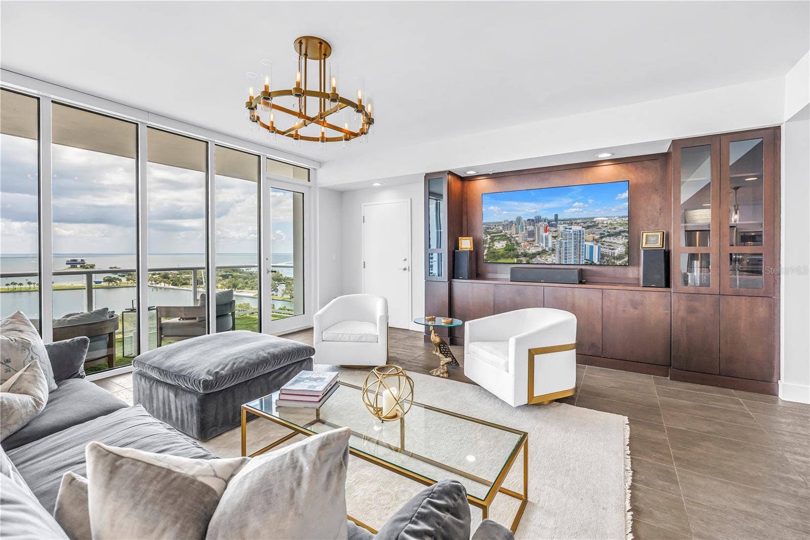 176 4TH AVENUE NE, #1101, St Petersburg, FL 33701 176 4TH AVENUE NE, #1101, St Petersburg, FL 33701