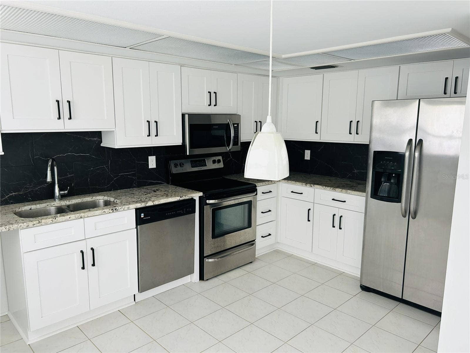 60 KAY COURT, Oldsmar, FL 34677 60 KAY COURT, Oldsmar, FL 34677