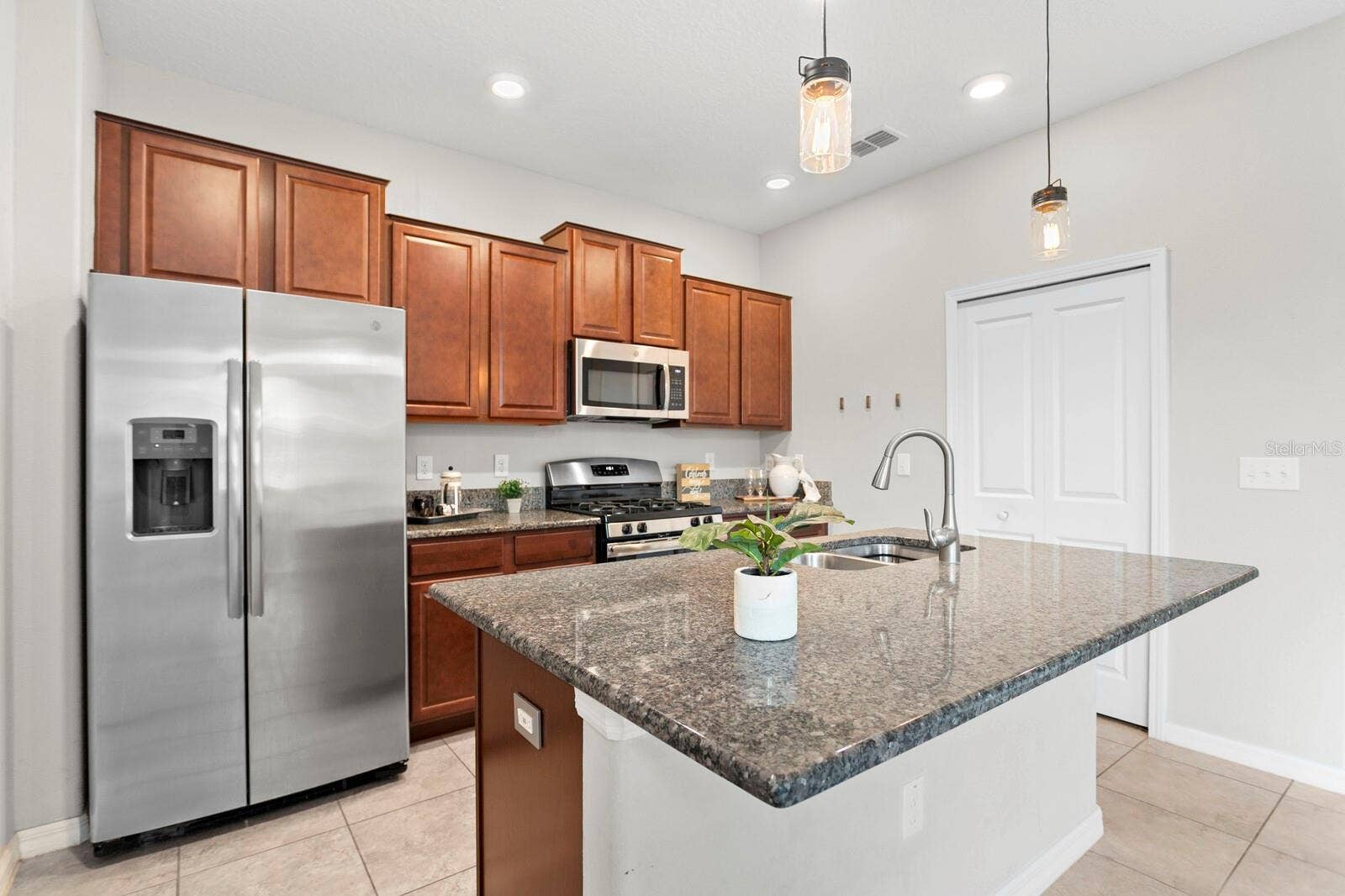 17402 CRUISER BEND, Land O Lakes, FL 34638 17402 CRUISER BEND, Land O Lakes, FL 34638