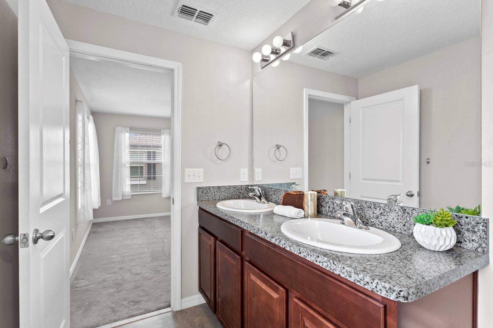 17402 CRUISER BEND, Land O Lakes, FL 34638 17402 CRUISER BEND, Land O Lakes, FL 34638