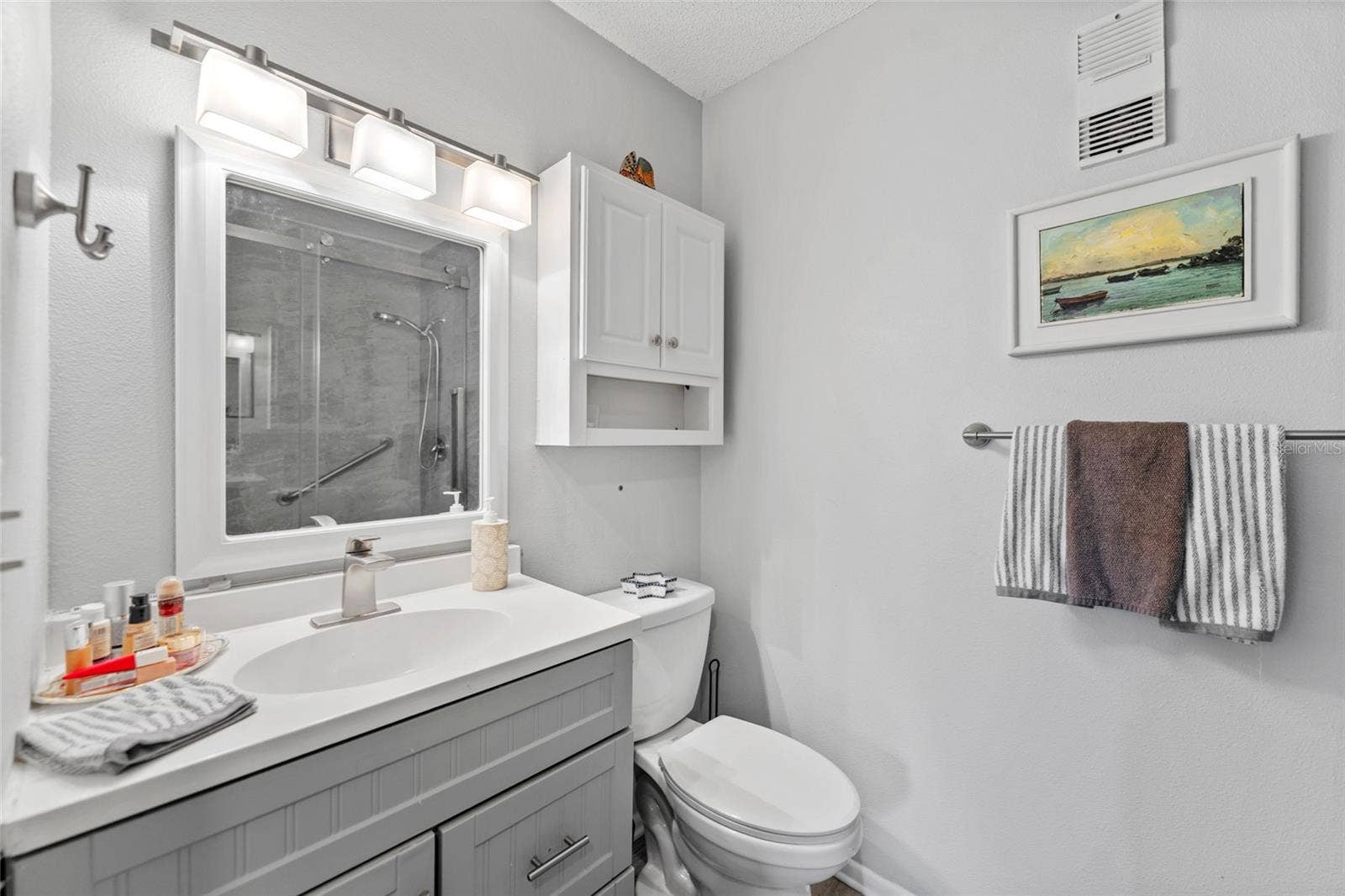 5970 80TH STREET N, #309, St Petersburg, FL 33709 The guest/hall bathroom has been completly renovated.
