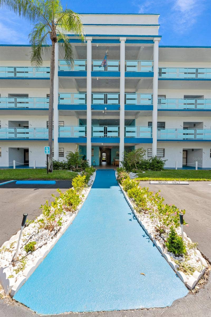 5970 80TH STREET N, #309, St Petersburg, FL 33709 Newly landscaped