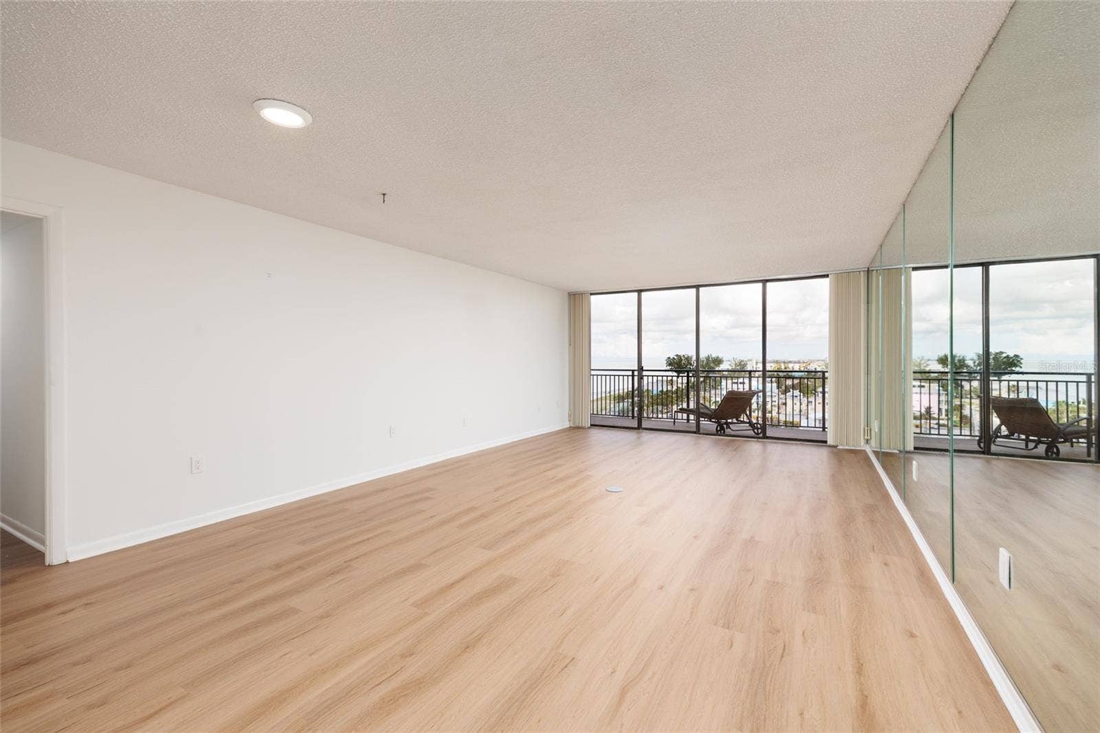 7650 BAYSHORE DRIVE, #805, Treasure Island, FL 33706
