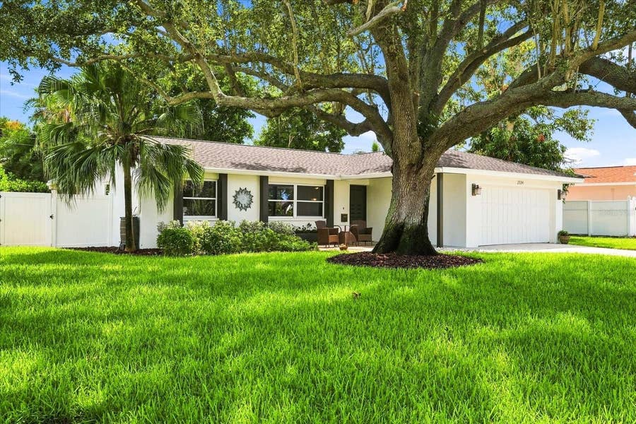 Property photo for 2334 TROPICAL SHORES DRIVE SE, St Petersburg, FL