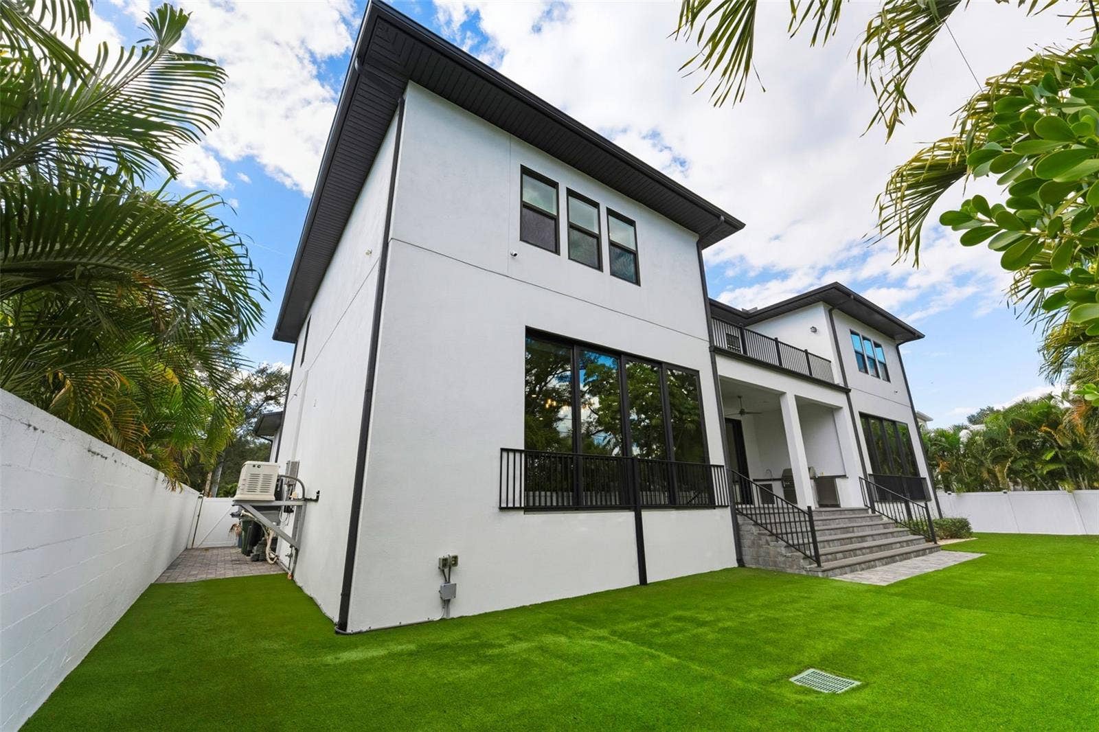 481 W DAVIS BOULEVARD, Tampa, FL 33606