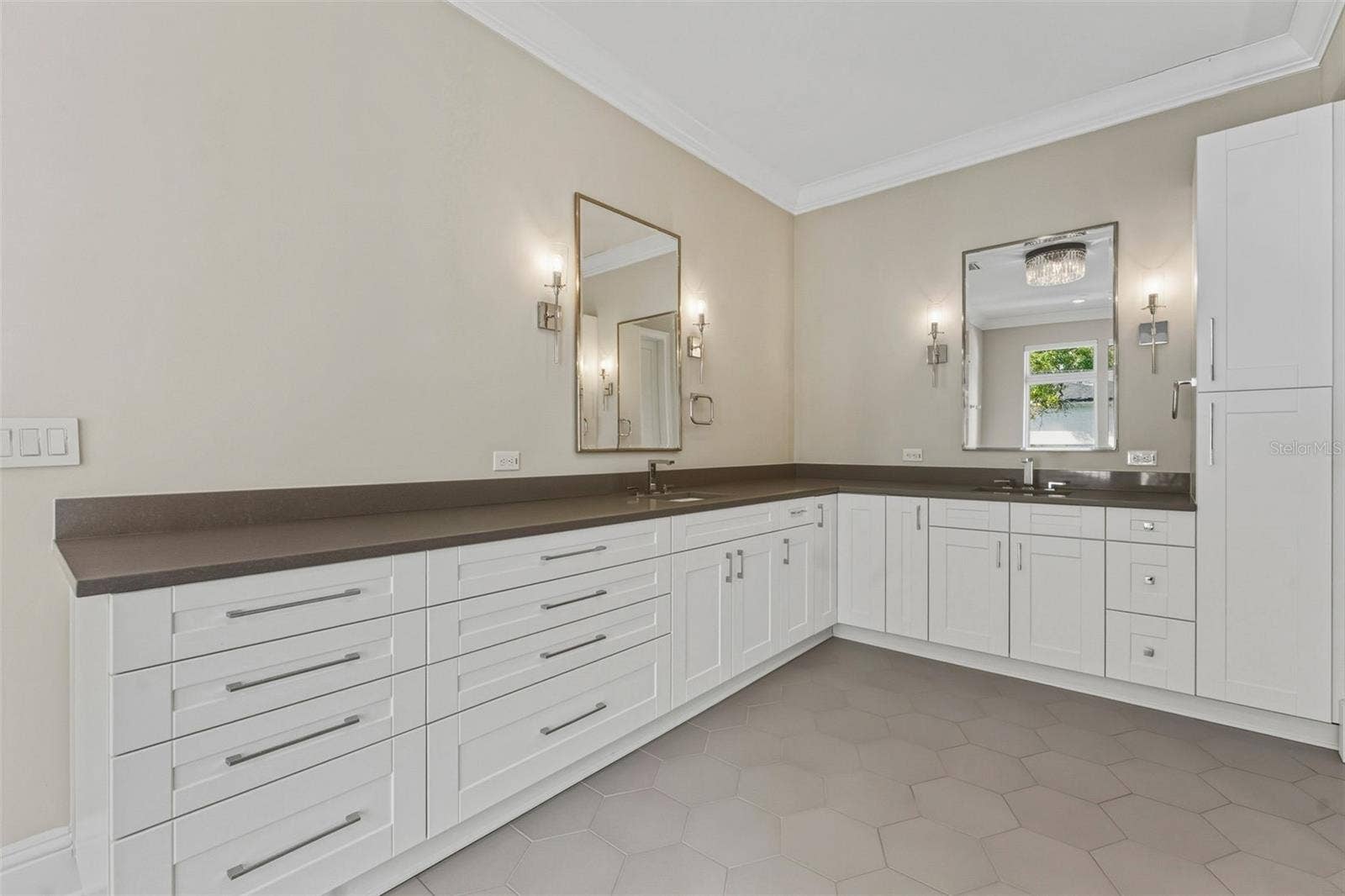 481 W DAVIS BOULEVARD, Tampa, FL 33606