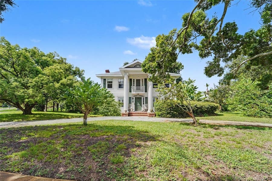 Property photo for 6100 3RD AVENUE N, St Petersburg, FL