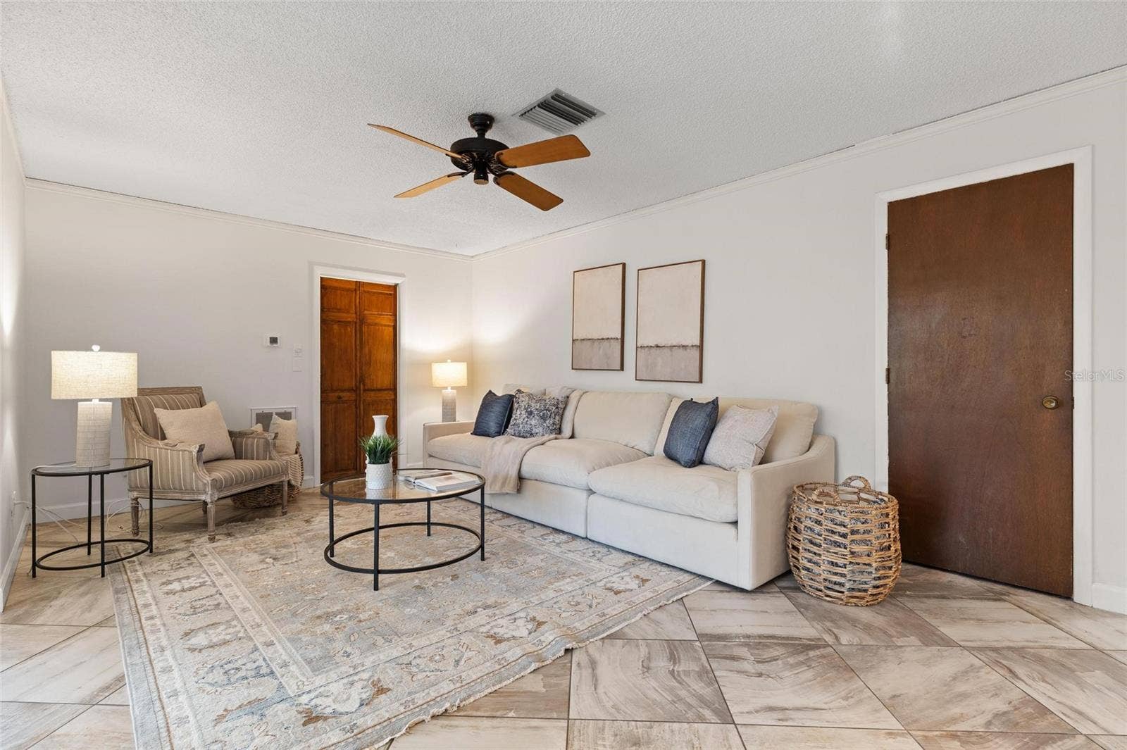 Bright and lovely family room