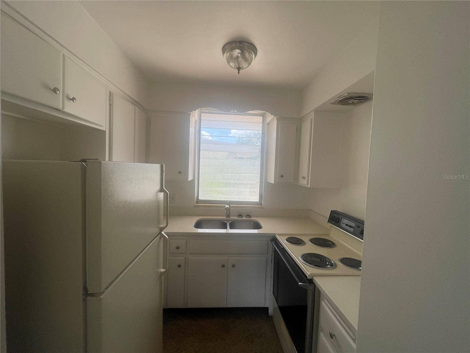 200 N BETTY LANE, #1B, Clearwater, FL 33755