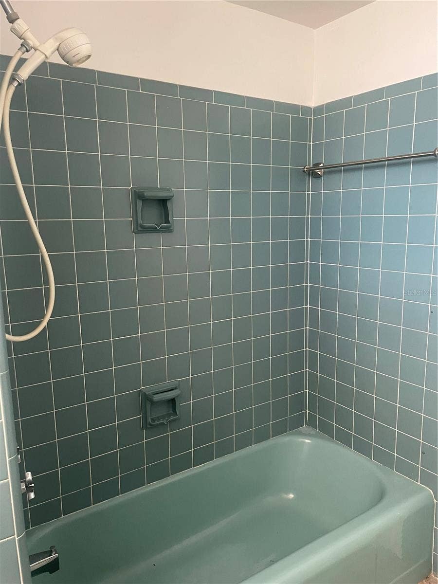 200 N BETTY LANE, #1B, Clearwater, FL 33755