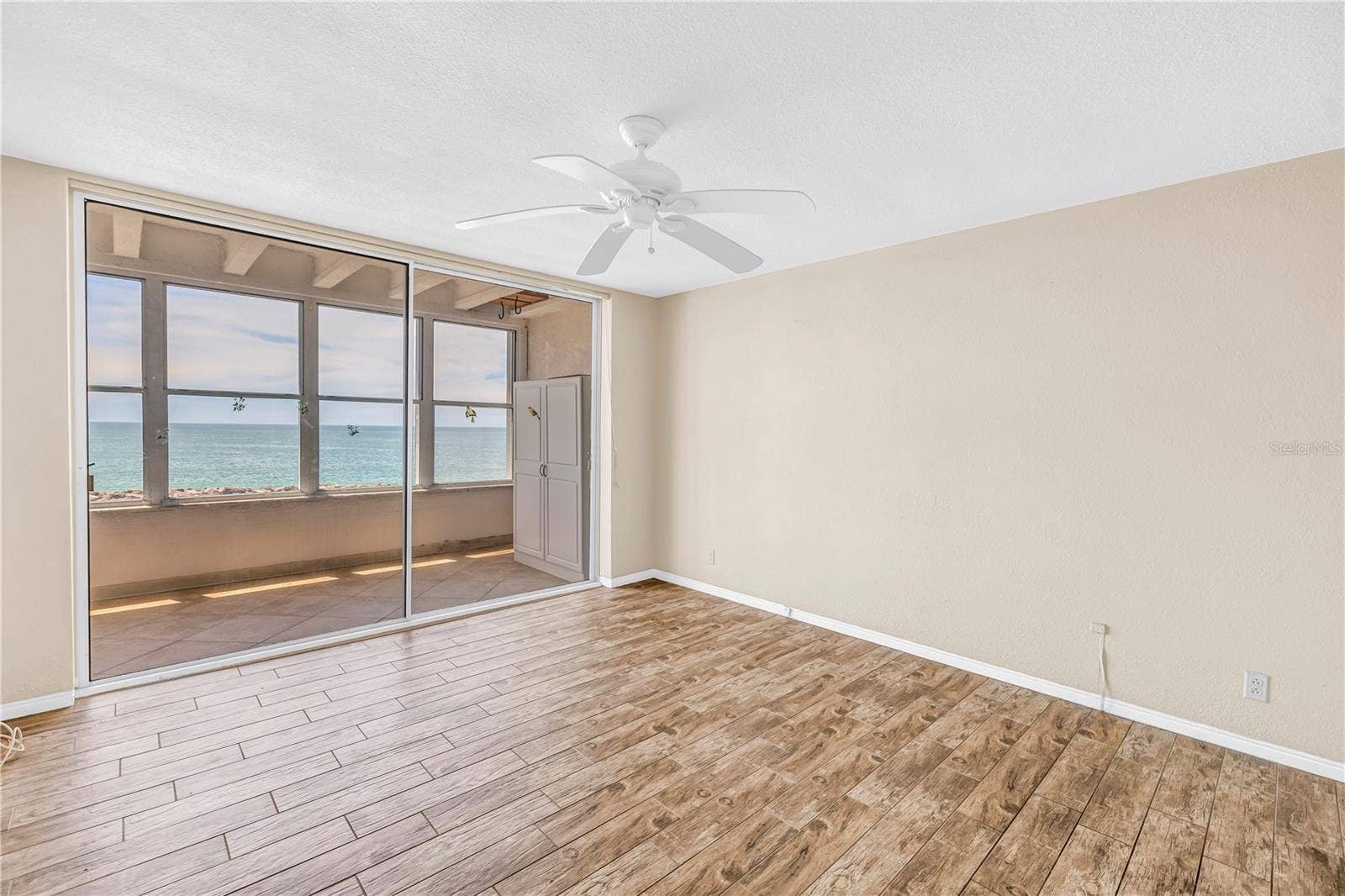 7000 BEACH PLAZA, #307, St Pete Beach, FL 33706 7000 BEACH PLAZA, #307, St Pete Beach, FL 33706