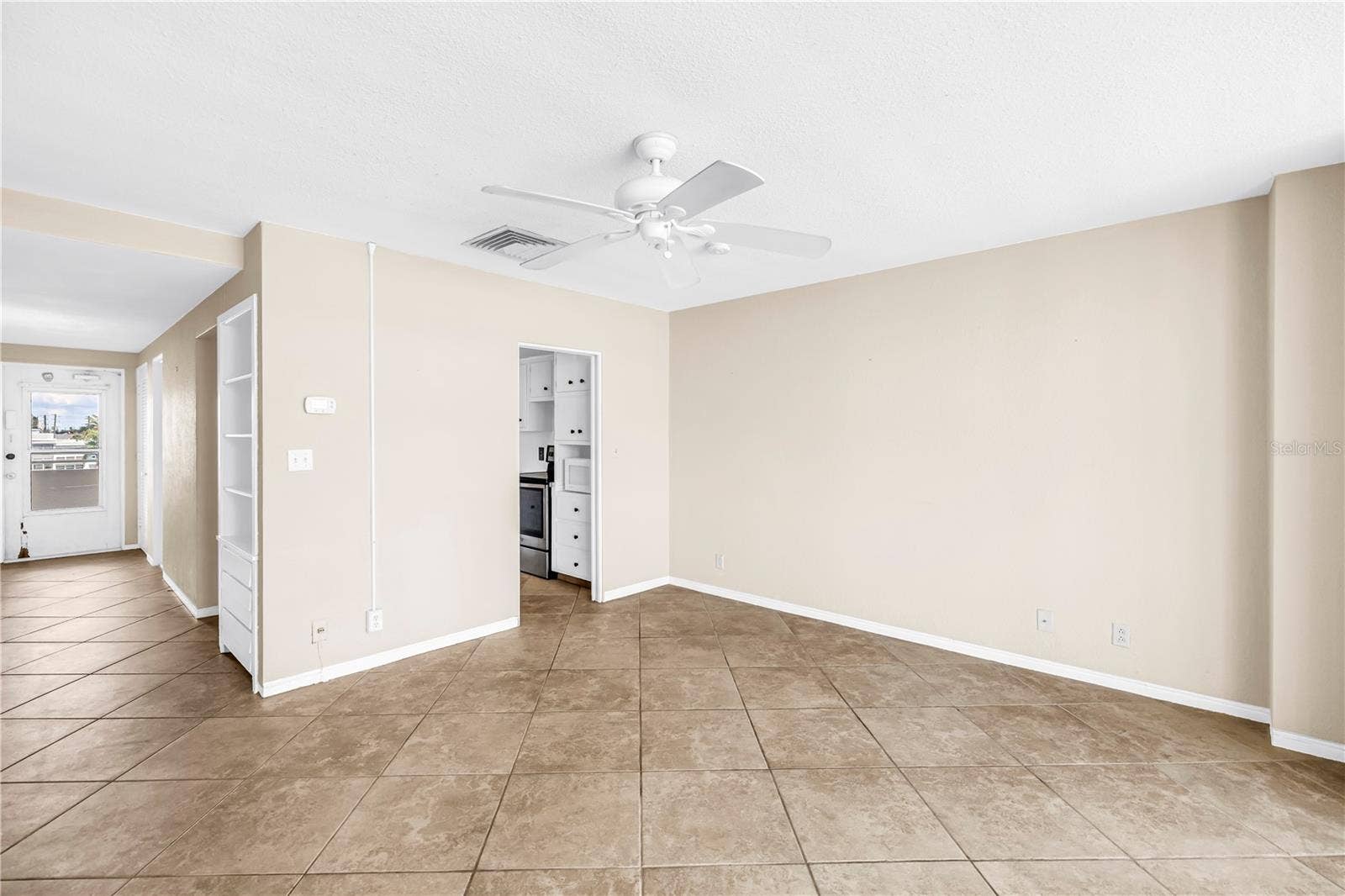 7000 BEACH PLAZA, #307, St Pete Beach, FL 33706 7000 BEACH PLAZA, #307, St Pete Beach, FL 33706