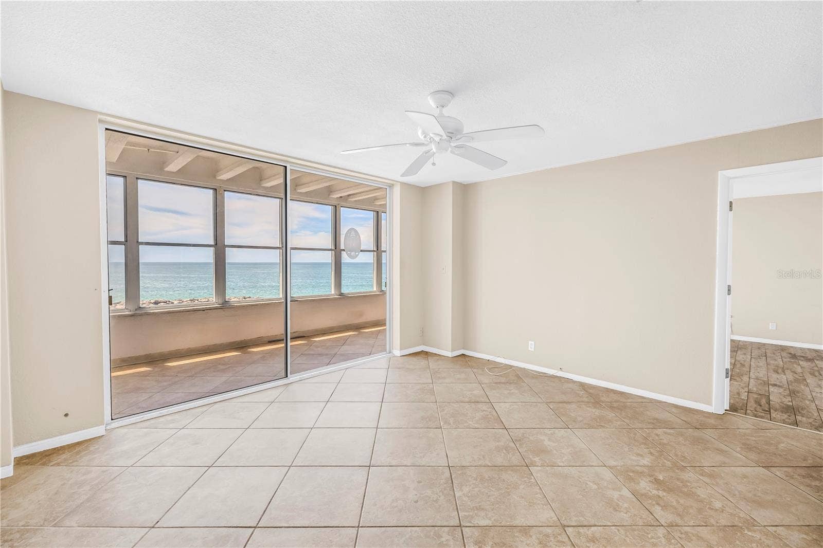 7000 BEACH PLAZA, #307, St Pete Beach, FL 33706 7000 BEACH PLAZA, #307, St Pete Beach, FL 33706